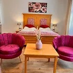 Konukevi Posthotel Arnold 3*